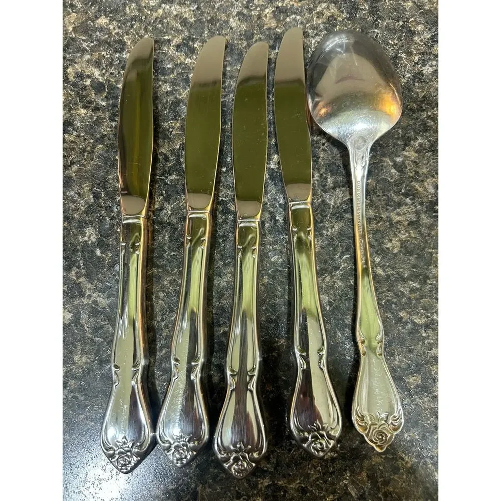 1881 Rogers Oneida LTD True Arbor Rose Set- 4 Dinner Knives 1 Fork Stainless